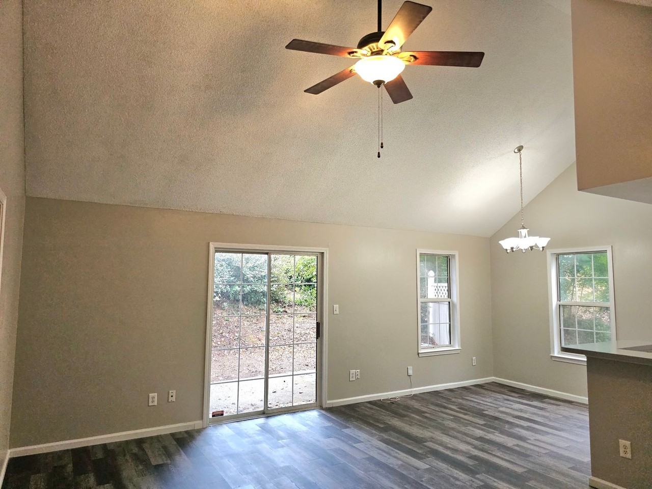 152 S Fairfield Dr - Photo 5 of 29