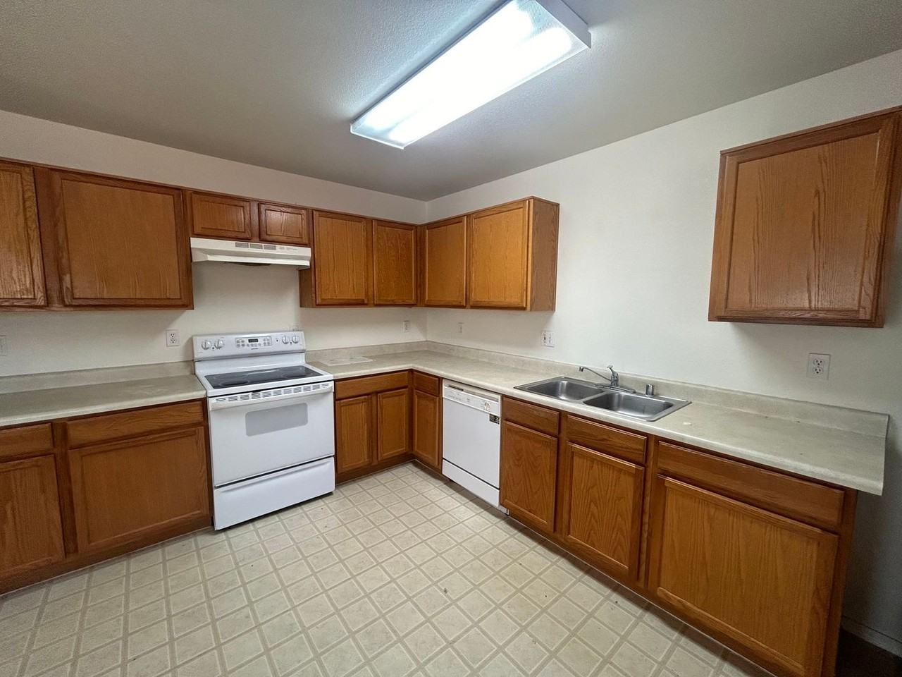 1103 S Maverick Ct - Photo 7 of 20