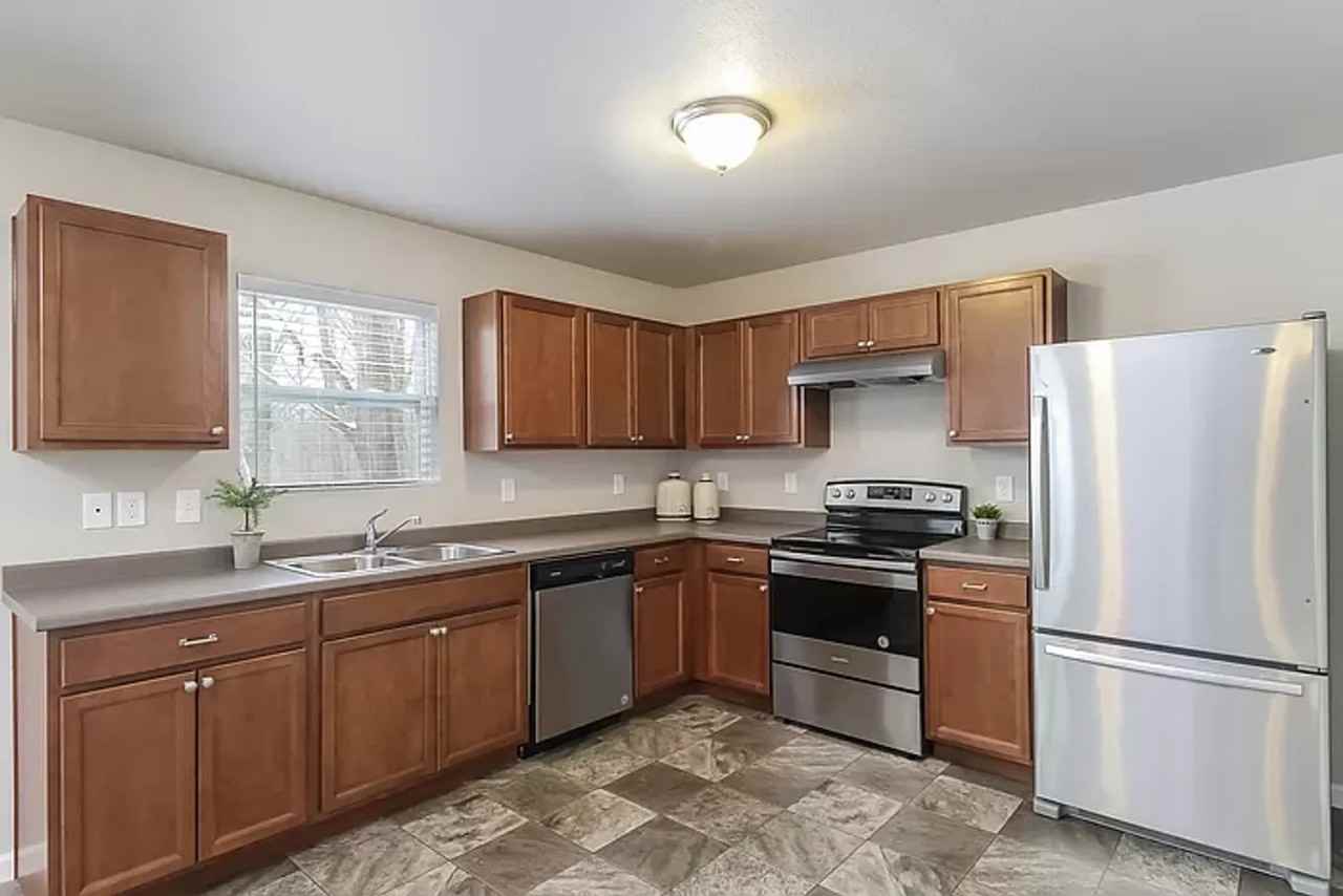 1033 Broken Ridge Dr - Photo 2 of 30