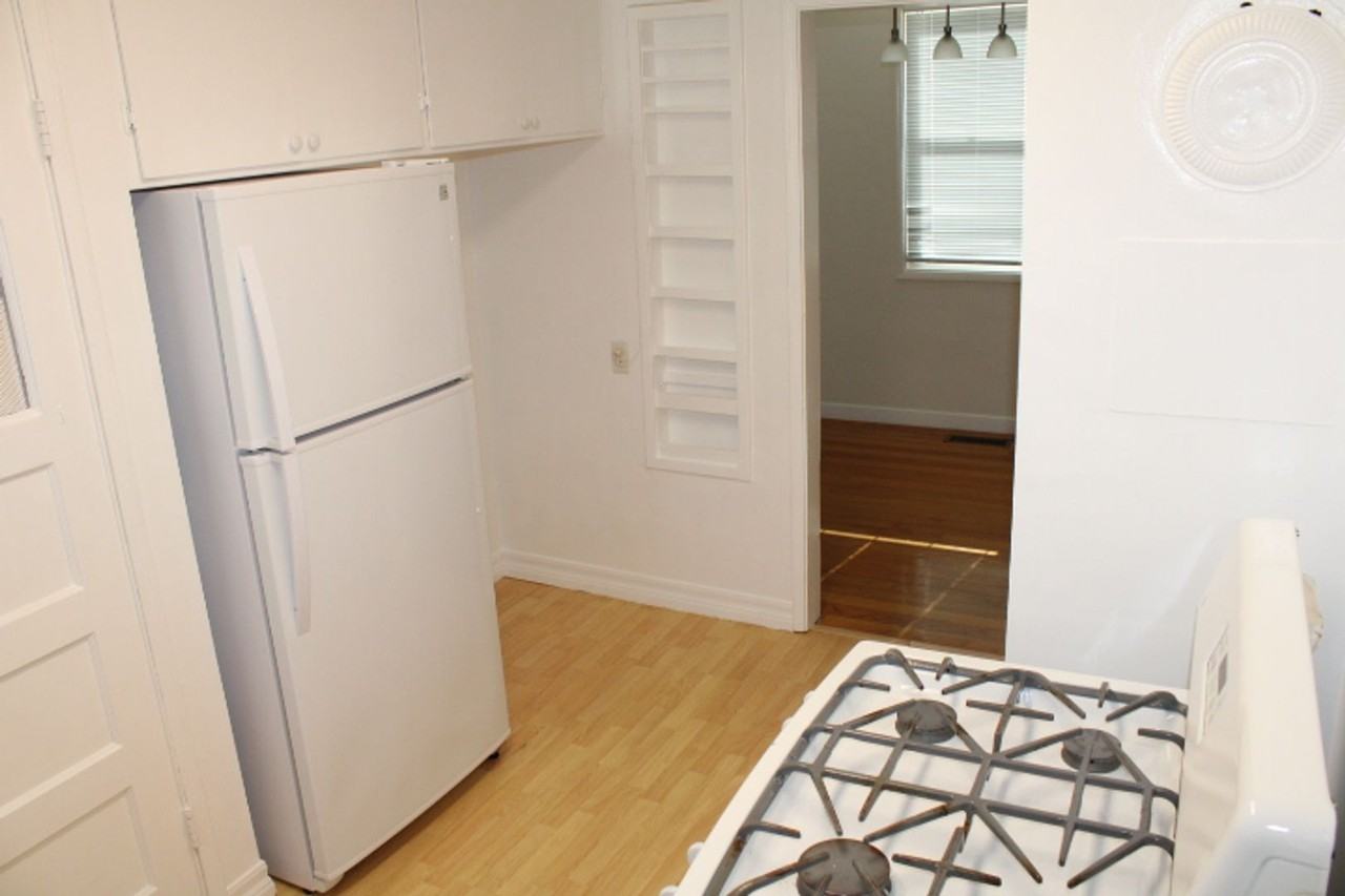 908 Everett St - Photo 3 of 25