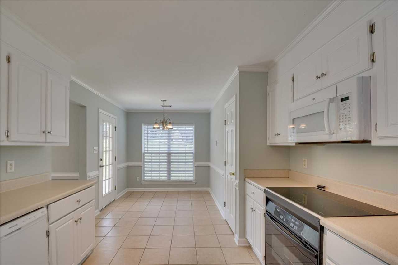 3018 Ashland Way - Photo 2 of 31