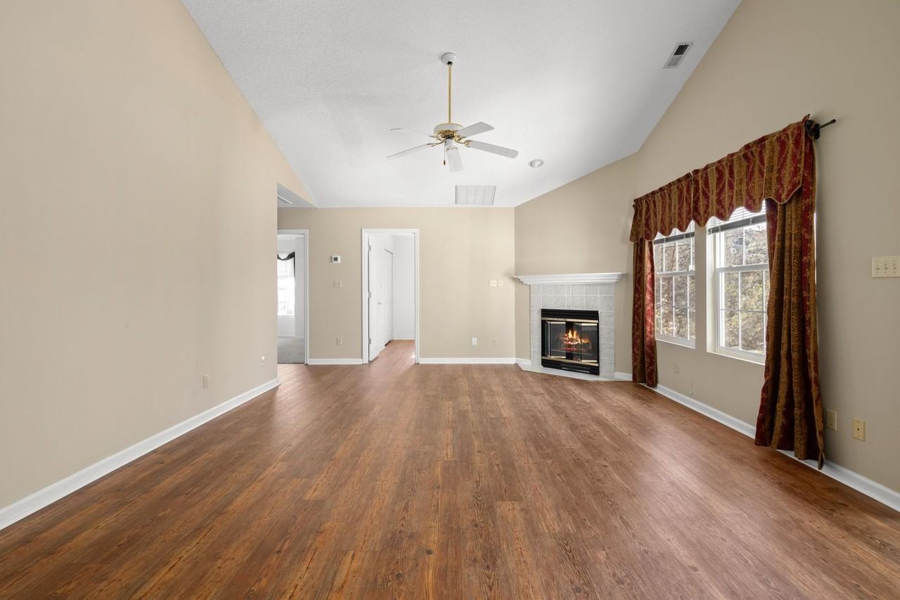 8 Gatehouse Ct - Photo 3 of 15