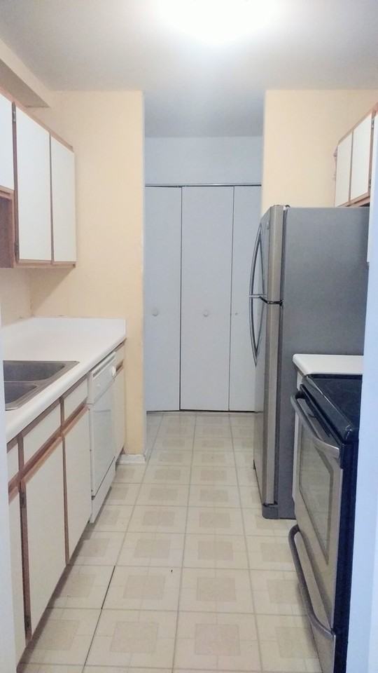 1813 Hemlock Pl - Photo 4 of 11