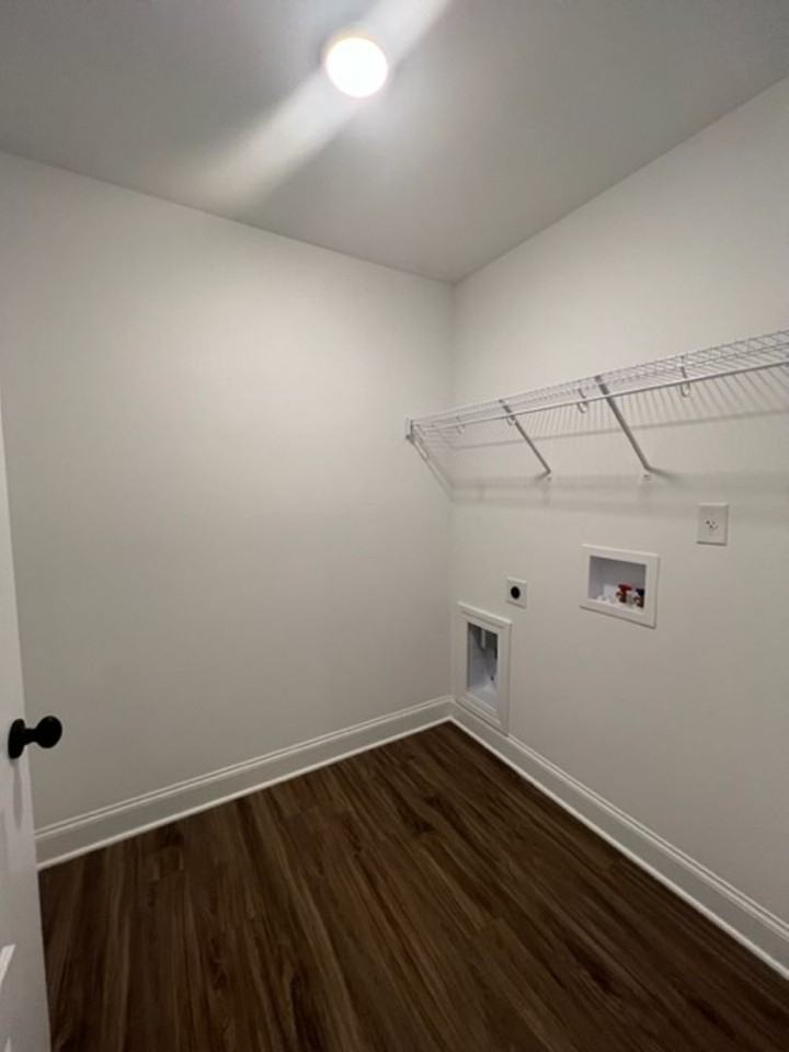 321 Morris Ave - Photo 2 of 10