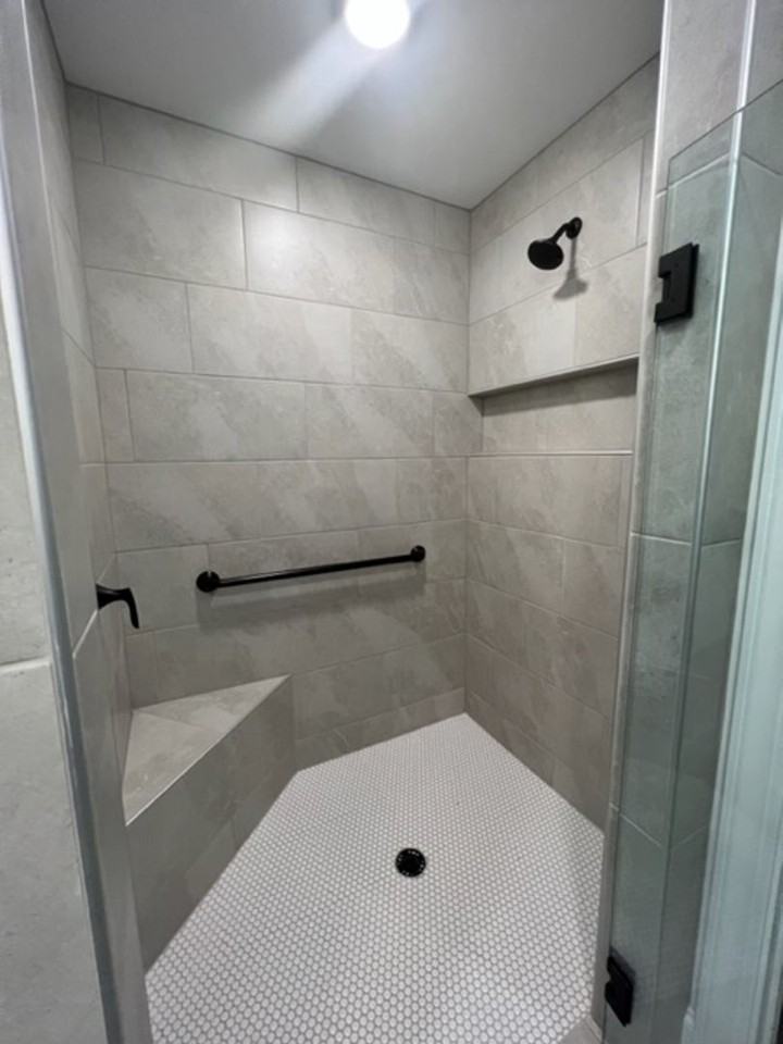 321 Morris Ave - Photo 4 of 10