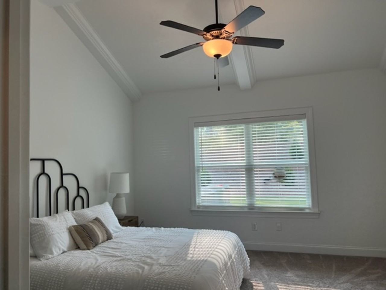 321 Morris Ave - Photo 7 of 10