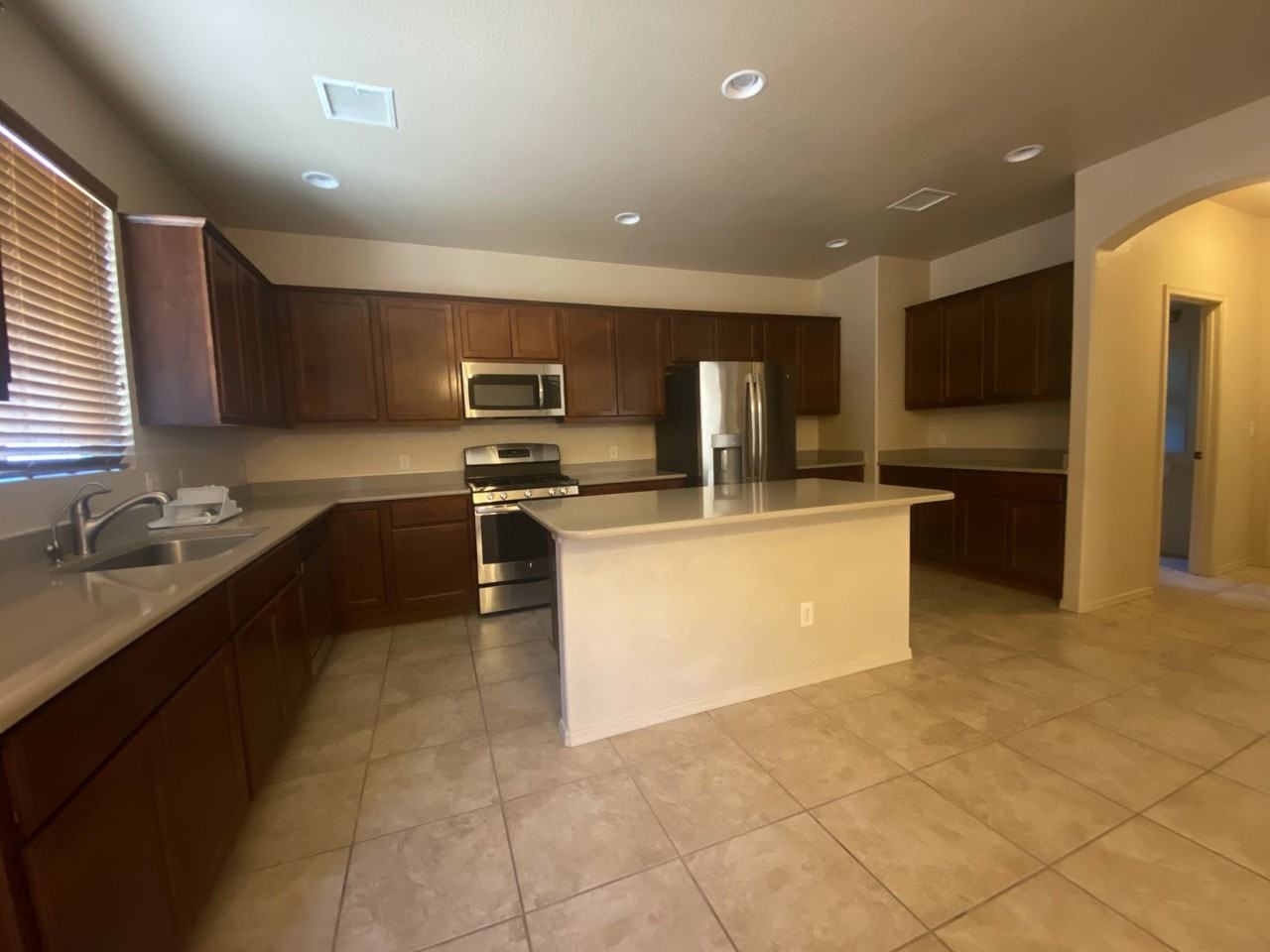 1620 Biscayne Dr - Photo 4 of 24