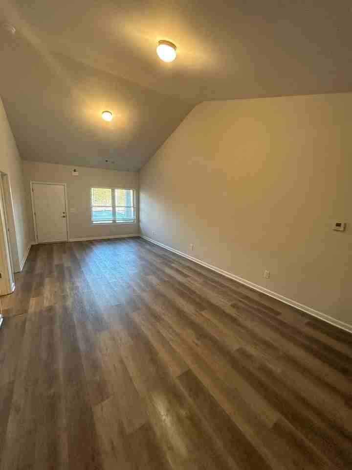 219 Oakwood Dr Nw - Photo 3 of 16