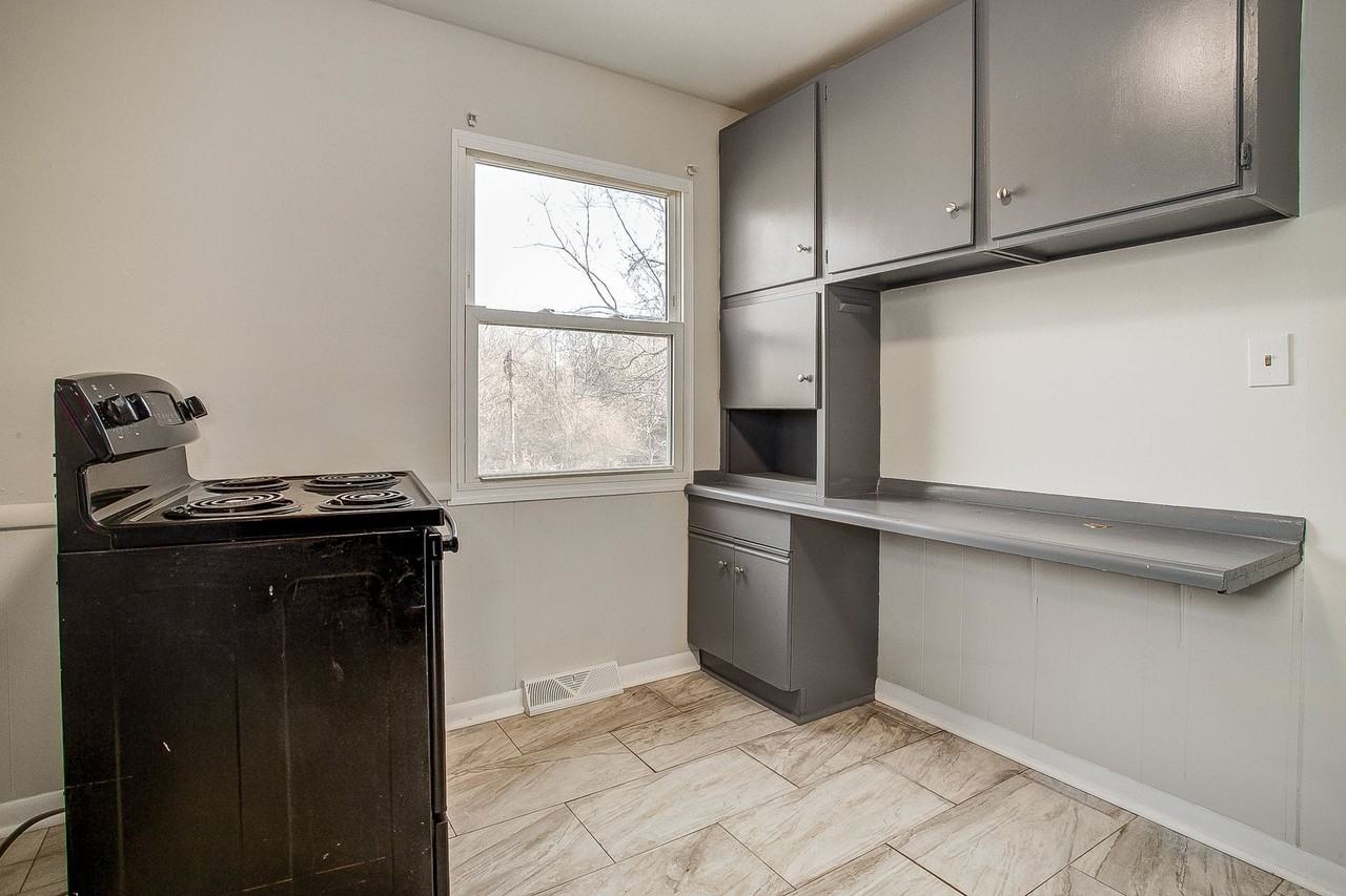 3604 E 61st St. - Photo 5 of 30