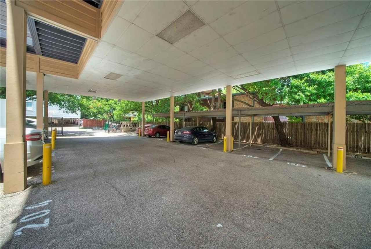 711 W 21st St - Photo 4 of 26