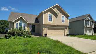 8132 Ne 97th St - Photo 1 of 1
