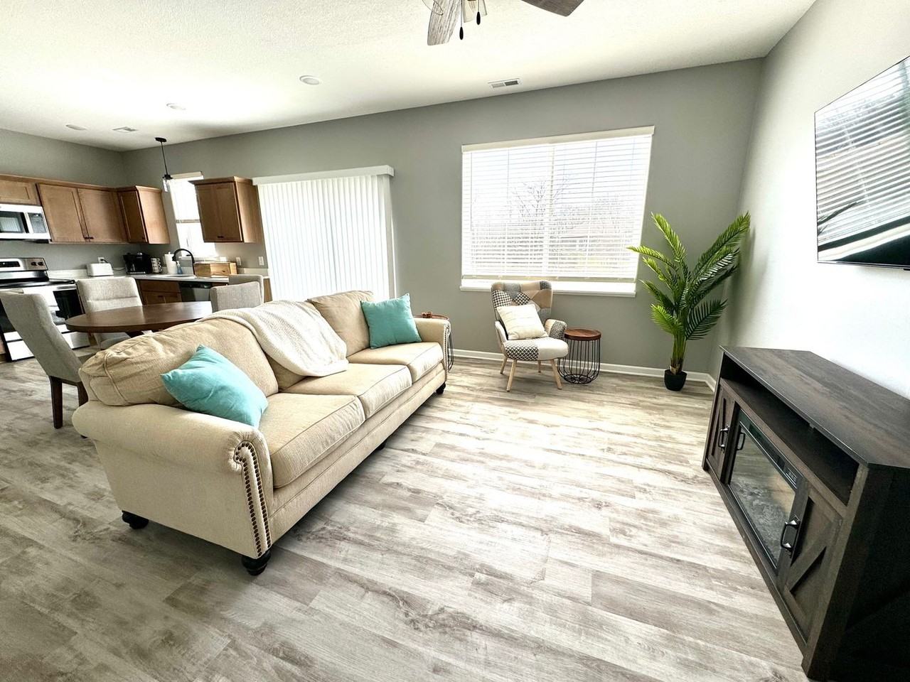 108 Everglades Trl - Photo 2 of 29