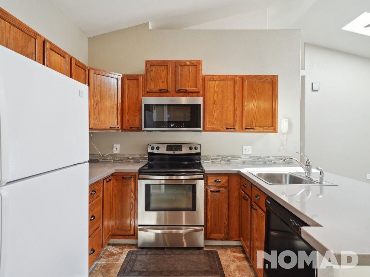 1130 Samuel Pt - Photo 2 of 24