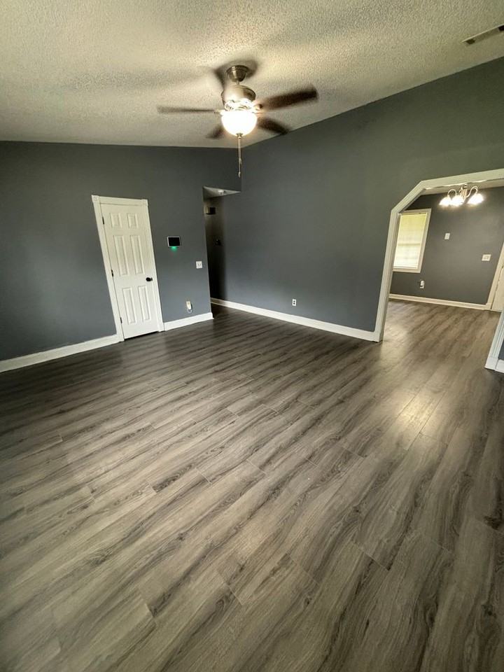 1250 Chinook Way - Photo 2 of 11
