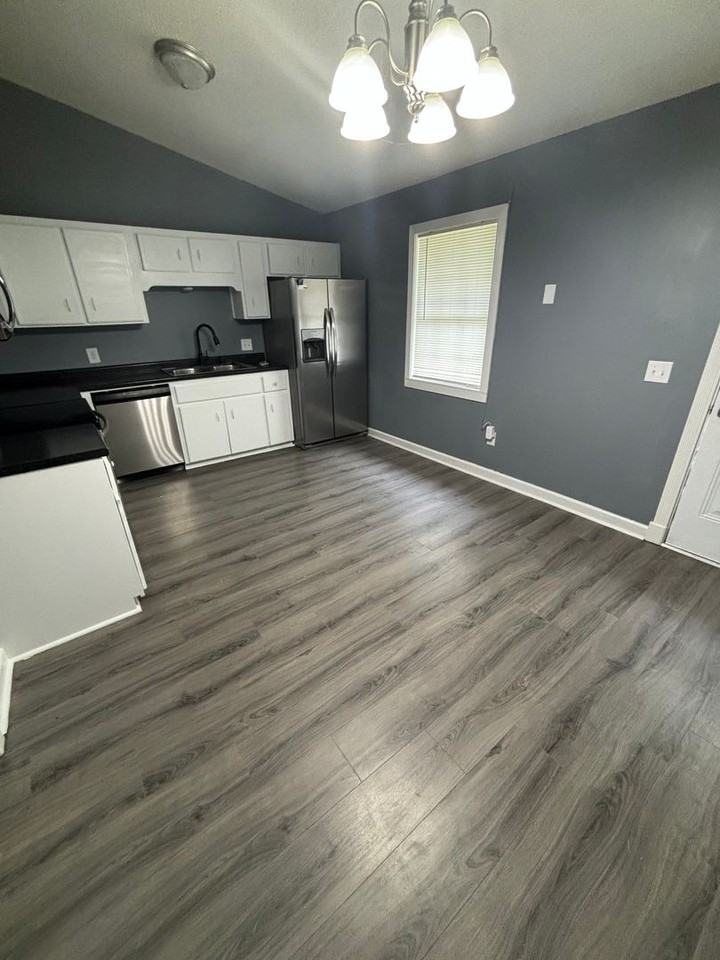 1250 Chinook Way - Photo 3 of 11