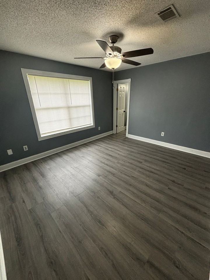 1250 Chinook Way - Photo 5 of 11