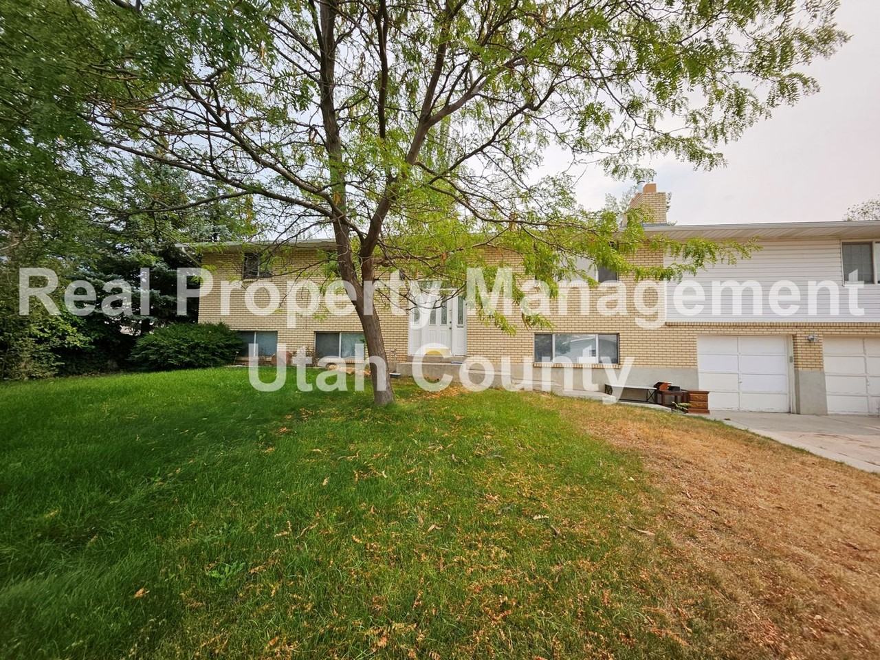 1474 N 375 W - Photo 2 of 25