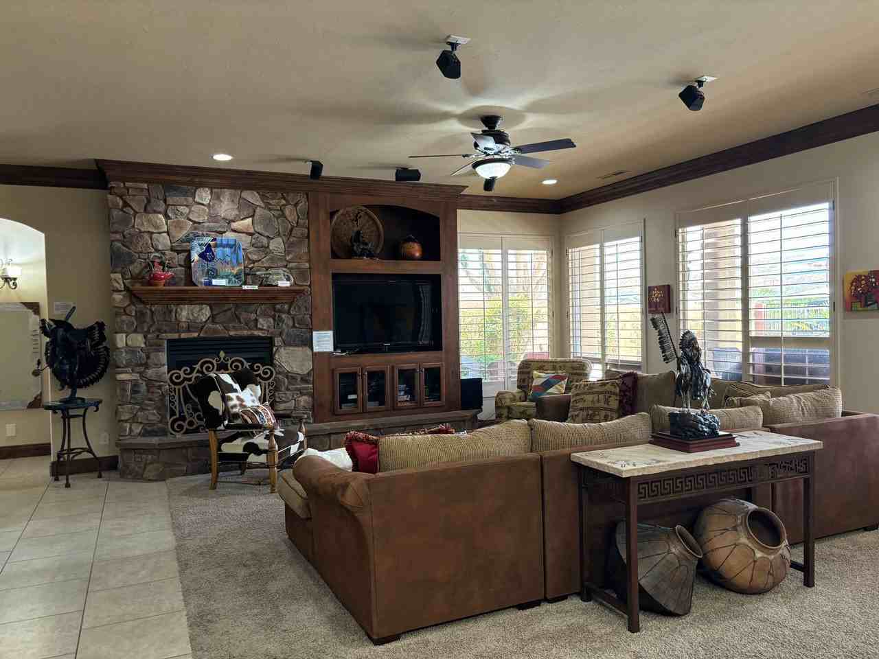 1306 N Fairway Dr - Photo 3 of 38