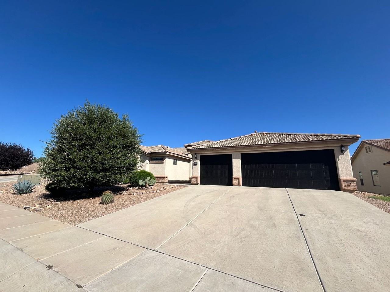 3263 Red Leaf Ln - Photo 3 of 15