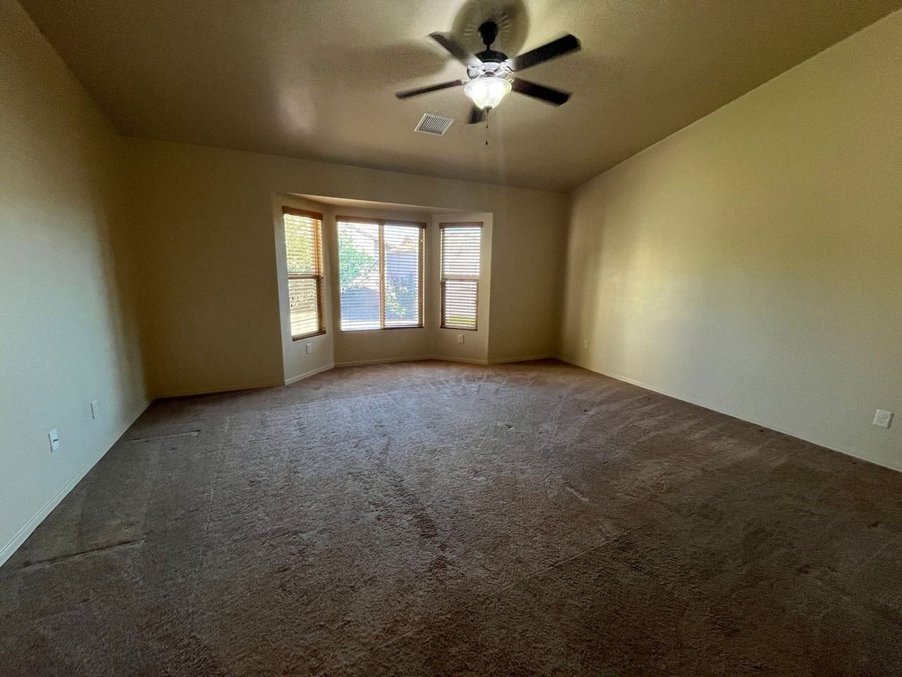 3263 Red Leaf Ln - Photo 6 of 15