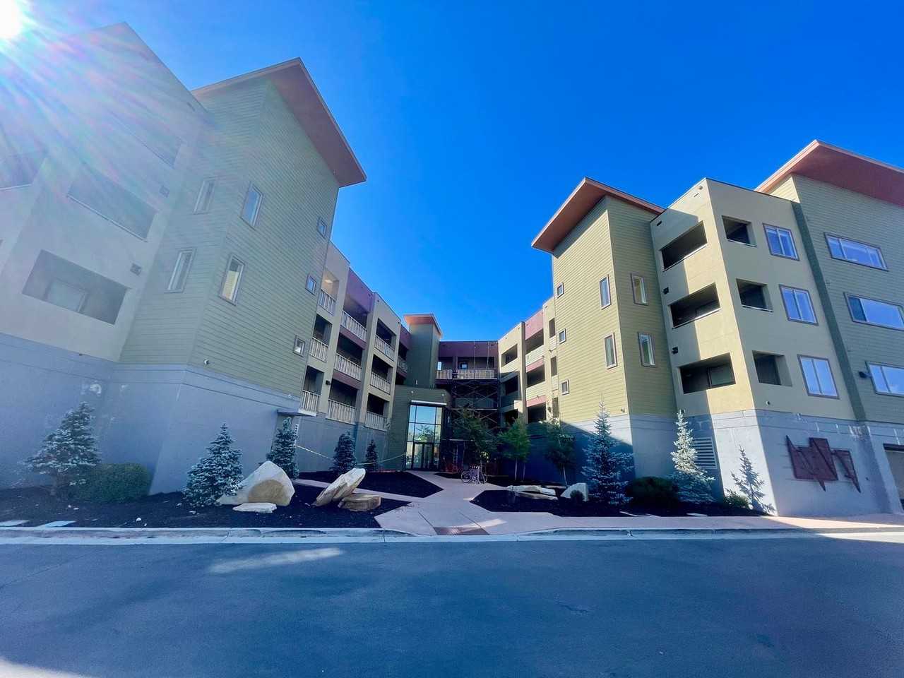 6033 Park Ln S - Photo 2 of 3