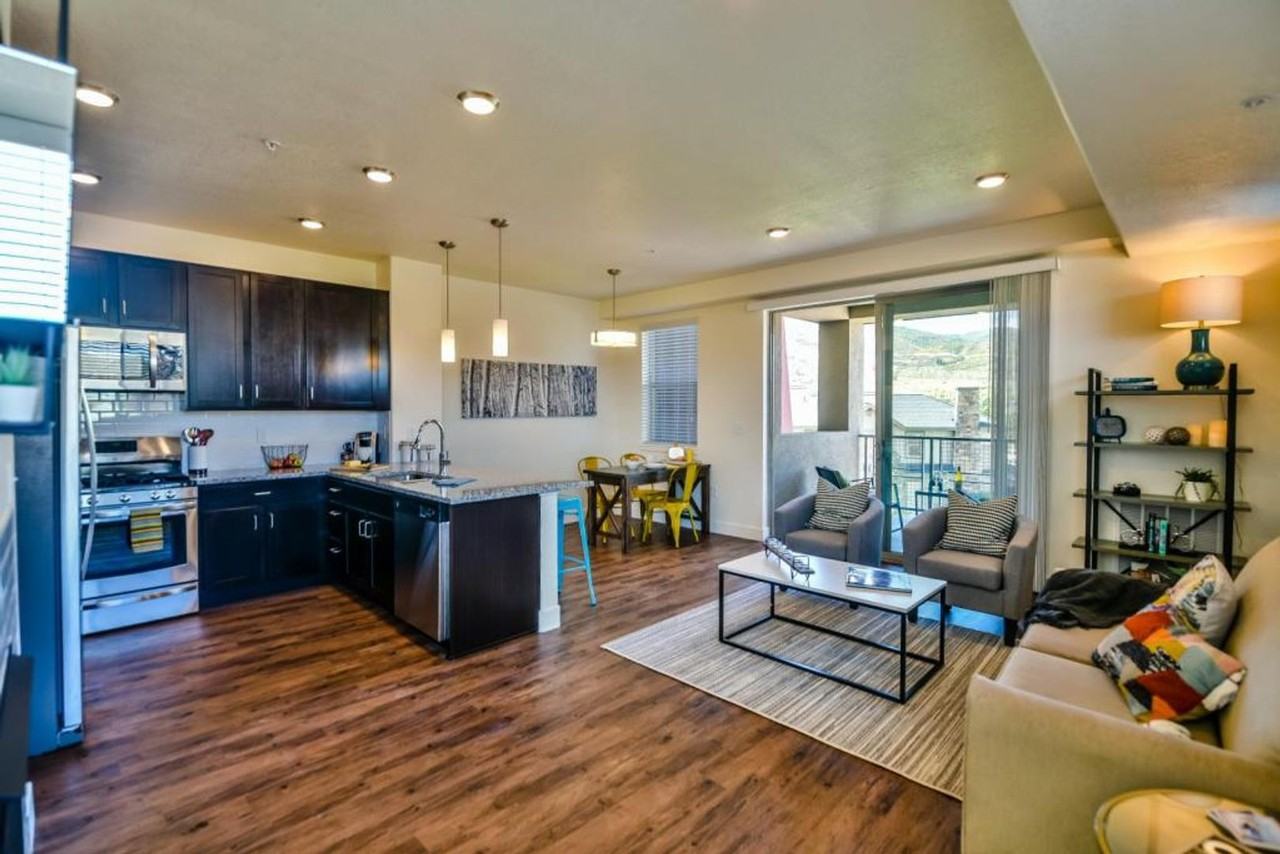 6033 Park Ln S - Photo 3 of 3