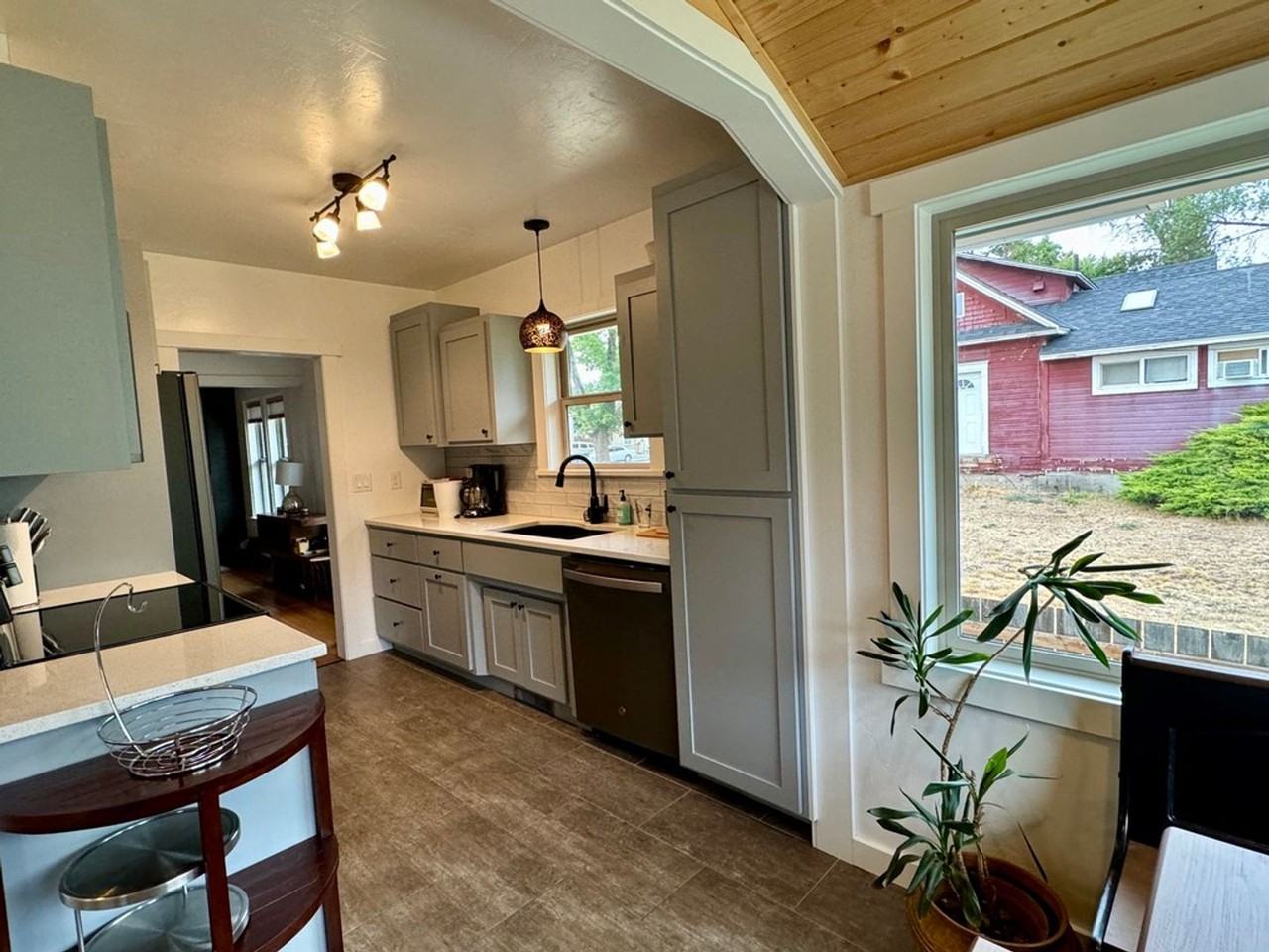 802 N 7th St - Photo 3 of 16
