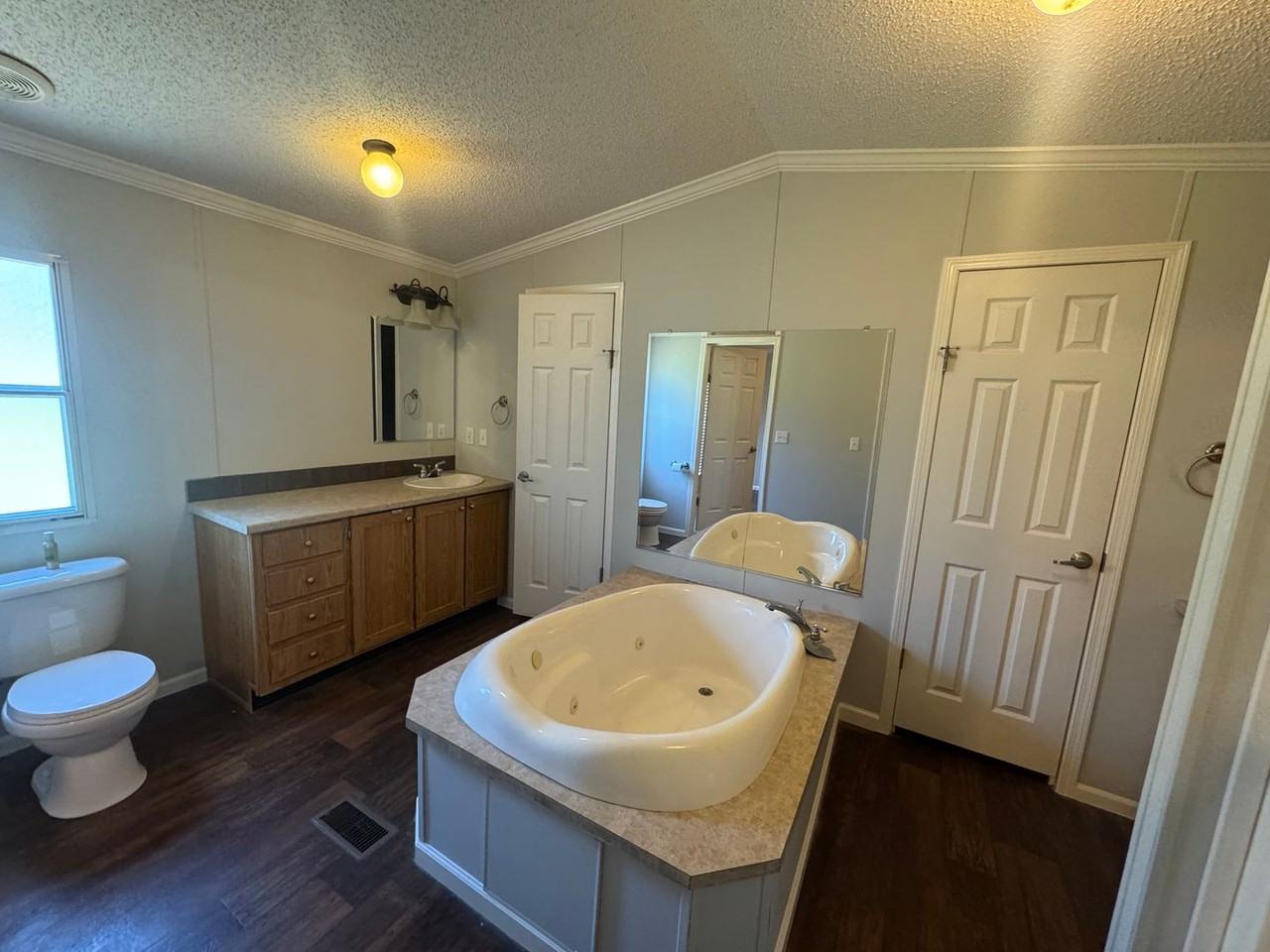 498 Burford Rd - Photo 6 of 13