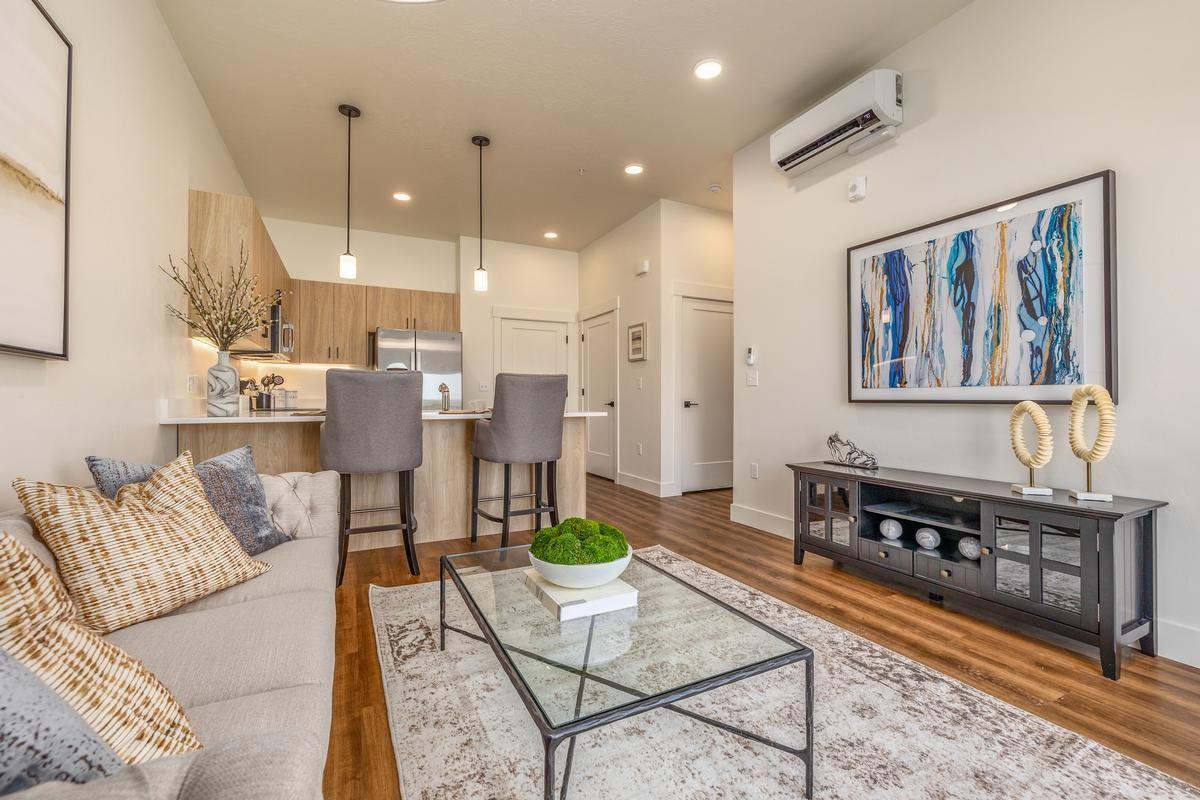 301 S Calhoun Pl - Photo 5 of 9