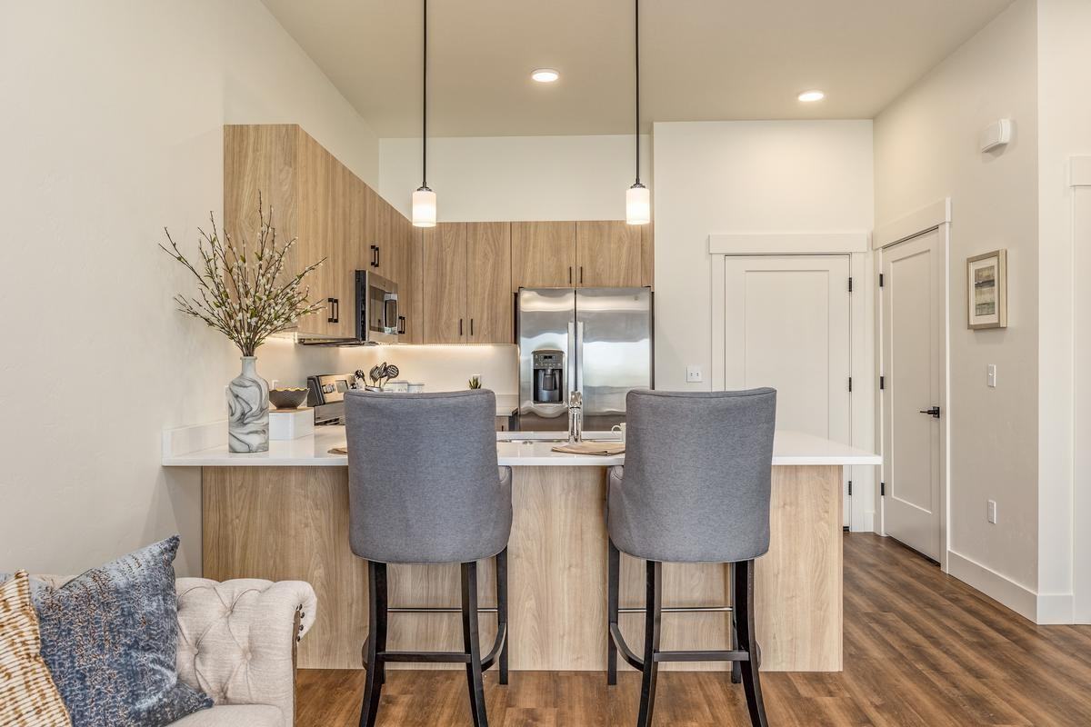 301 S Calhoun Pl - Photo 3 of 9
