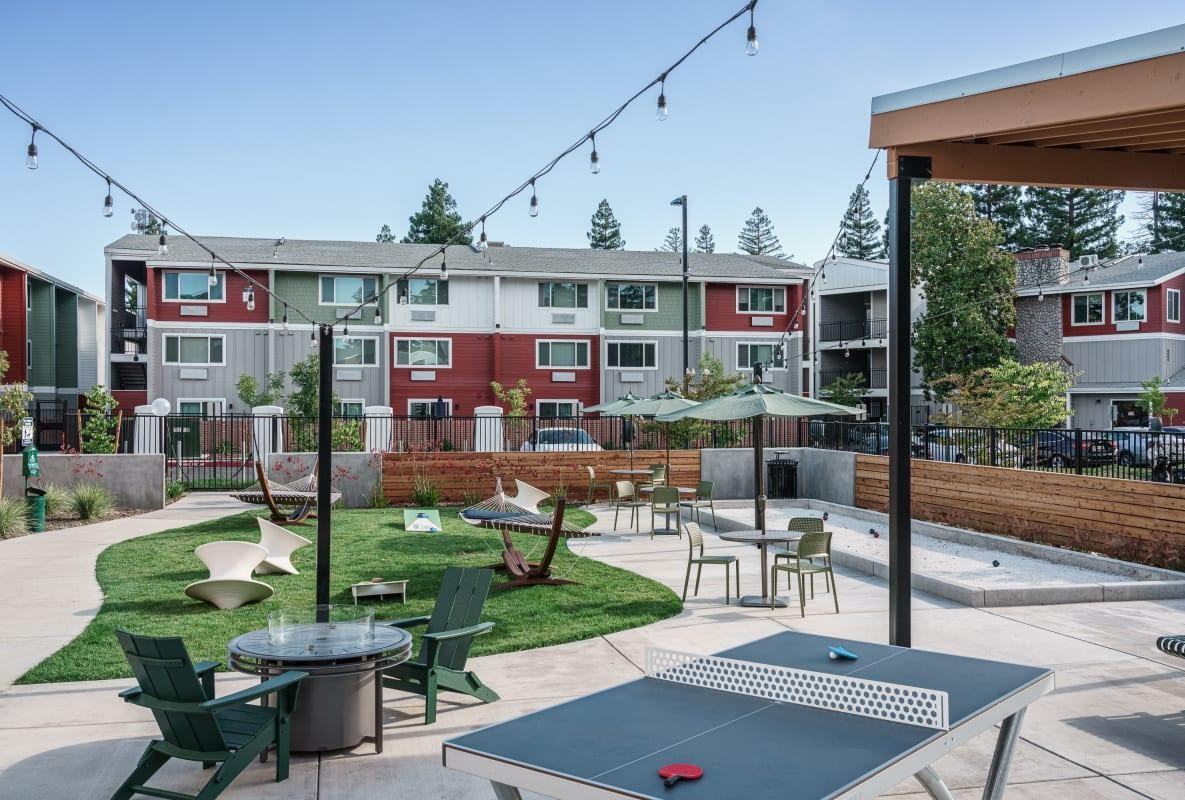 321 Bercut Dr - Photo 5 of 21