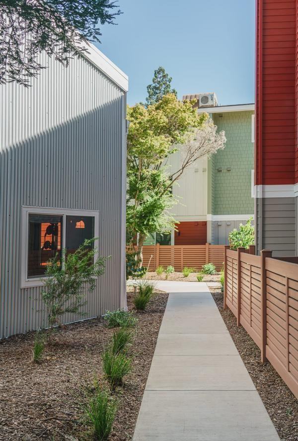 321 Bercut Dr - Photo 3 of 21