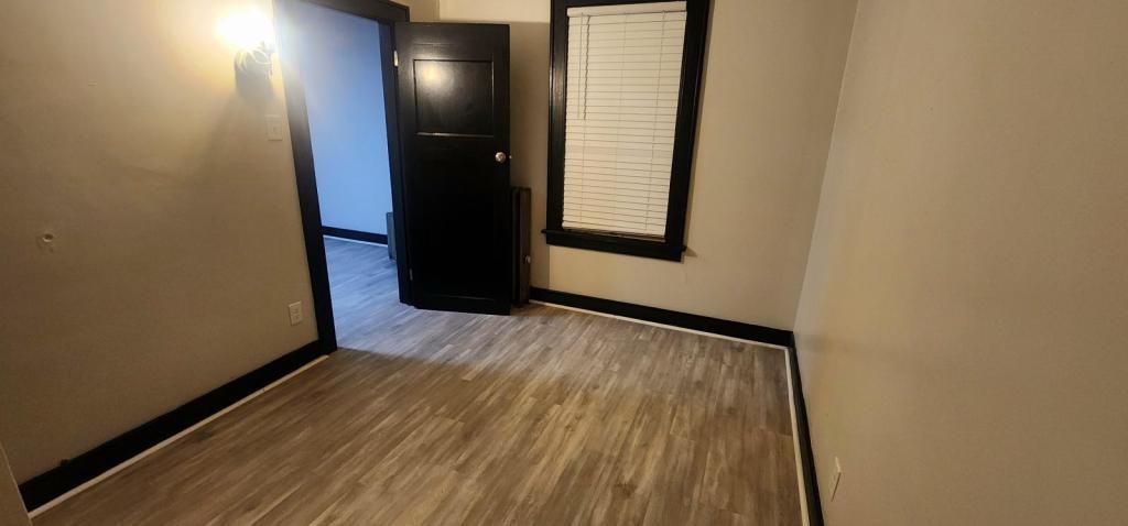 947 Maple Ave - Photo 3 of 5