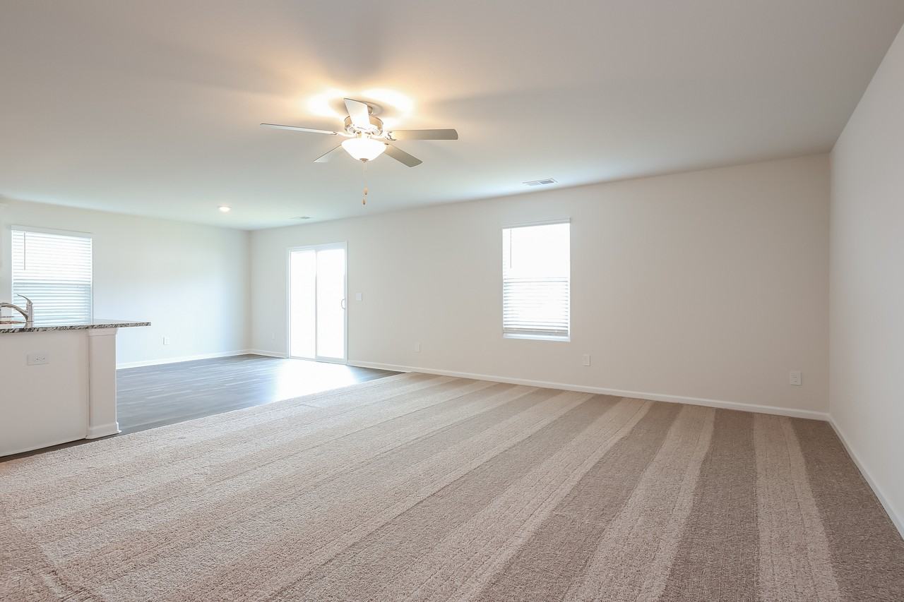 2223 Southlea Dr - Photo 2 of 22