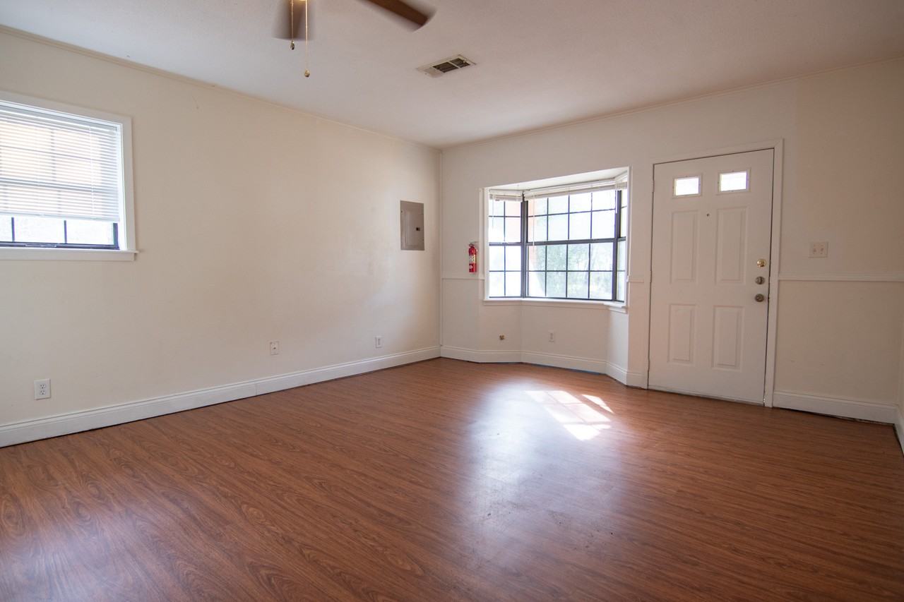 110 Hawn Dr - Photo 3 of 13