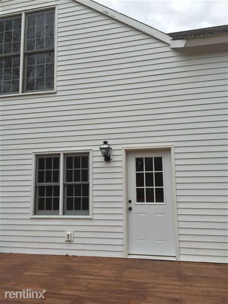 72 Taunton Hill Rd - Photo 2 of 12