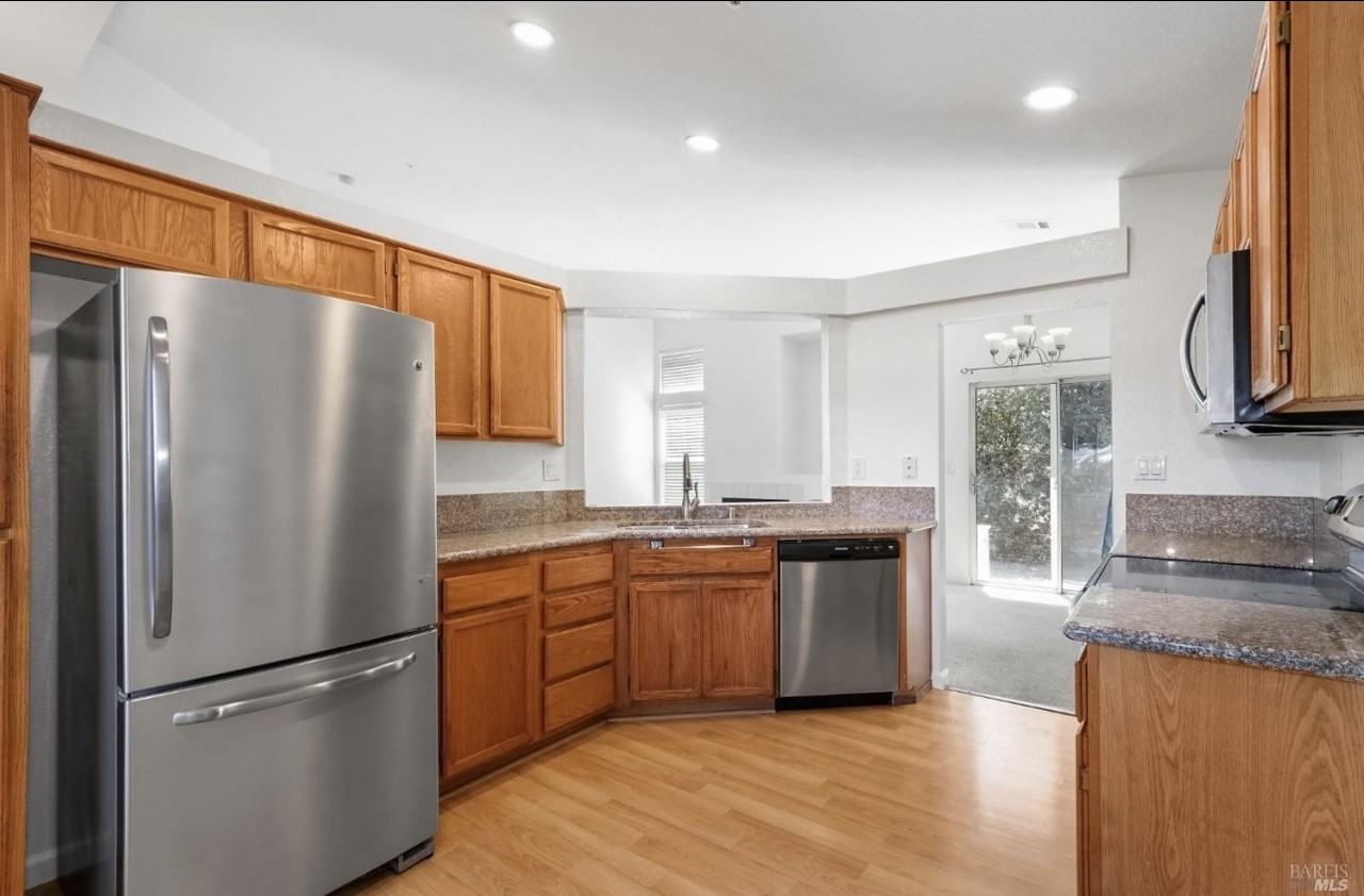 1066 Donaldson Way #NA - Photo 3 of 9