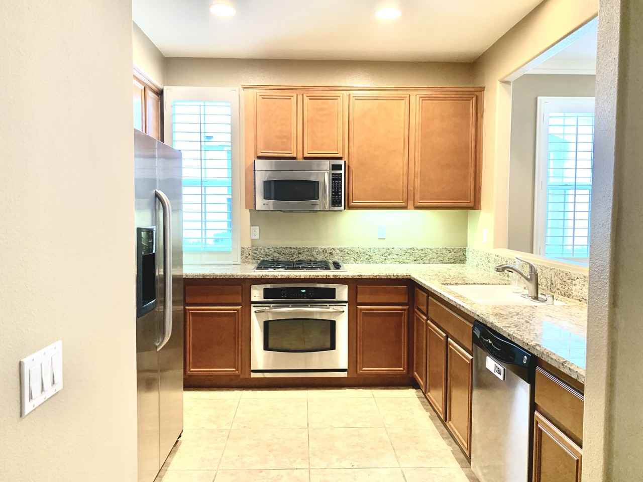 28977 Frankfort Ln - Photo 3 of 16