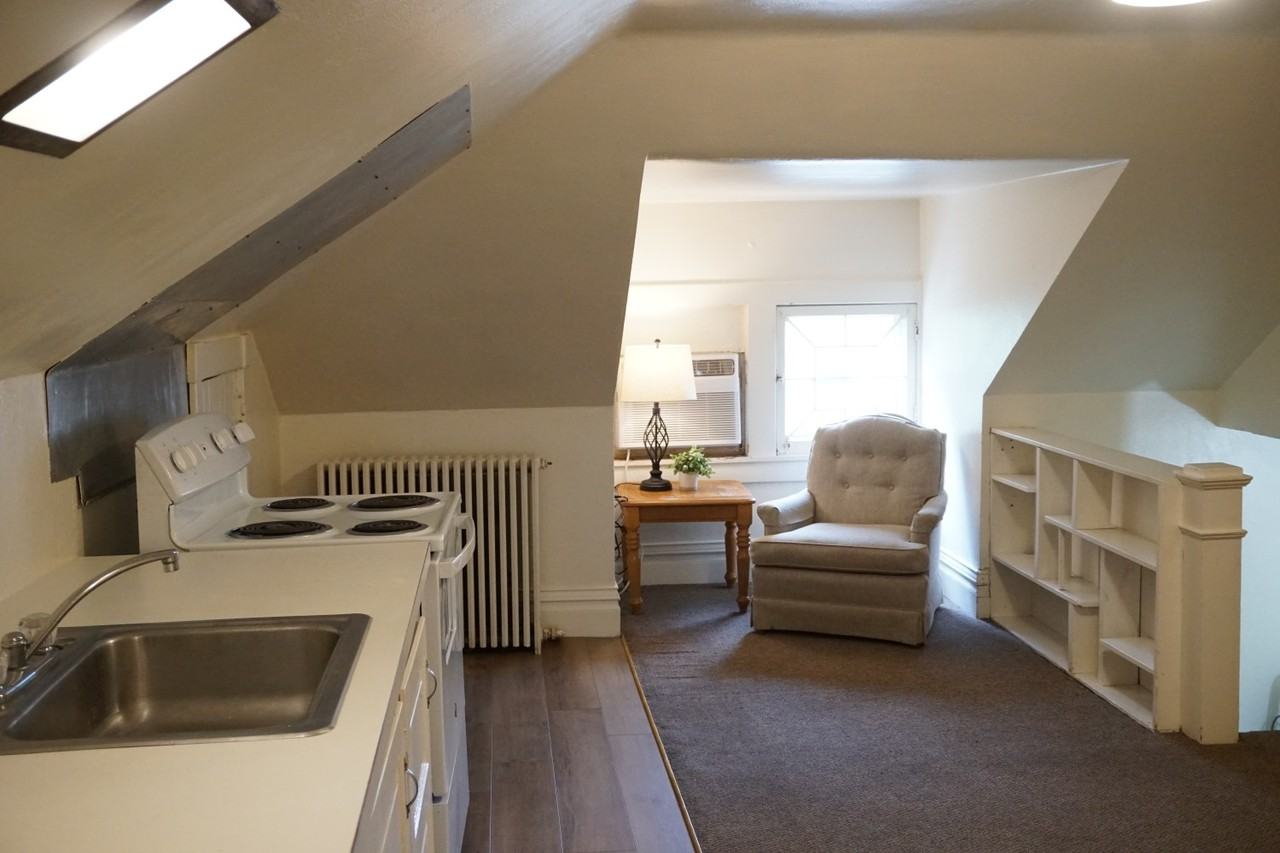 445 Colorado Ave Sw #3 - Photo 2 of 12