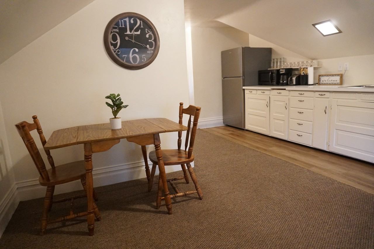 445 Colorado Ave Sw #3 - Photo 3 of 12