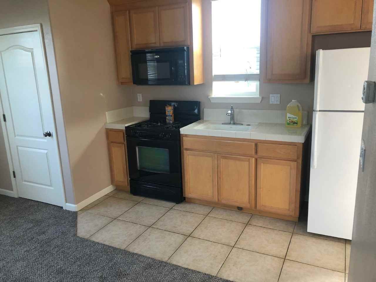 443 W Alameda Dr - Photo 2 of 7