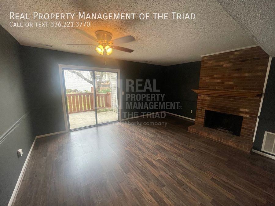 3711 Heathrow Dr - Photo 2 of 15