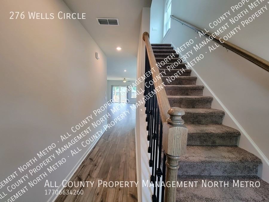 276 Wells Cir - Photo 2 of 22