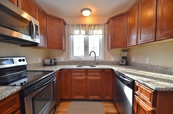 20 Duluth St - Photo 3 of 8