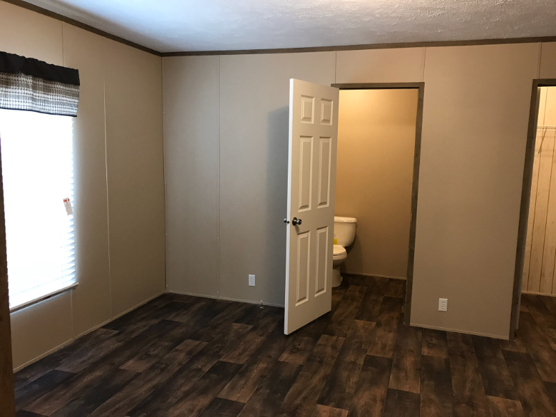 304 Reeves St - Photo 2 of 2