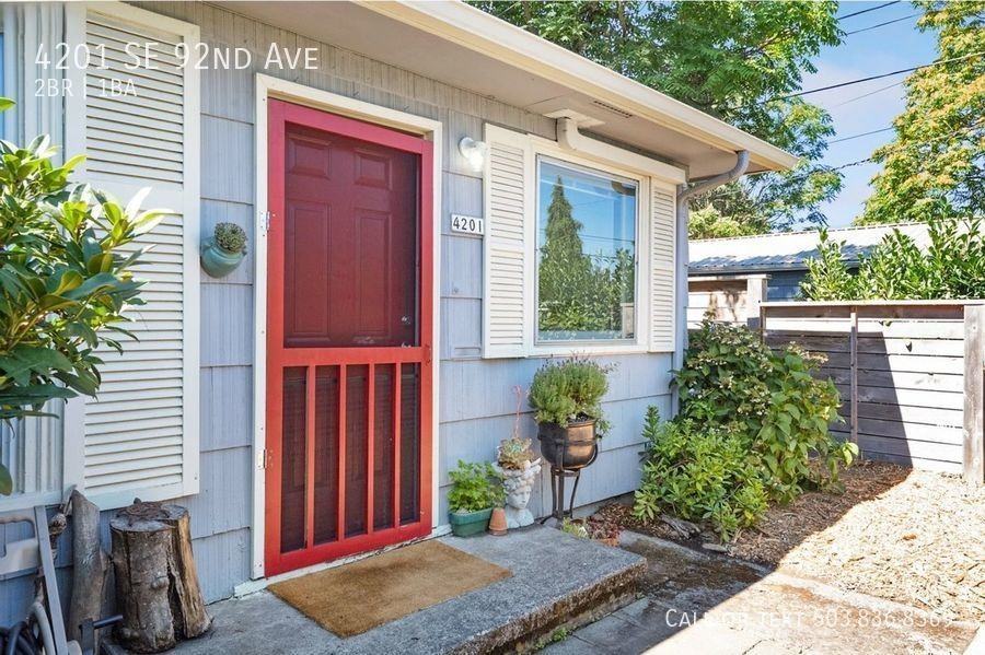 4201 Se 92nd Ave - Photo 3 of 30
