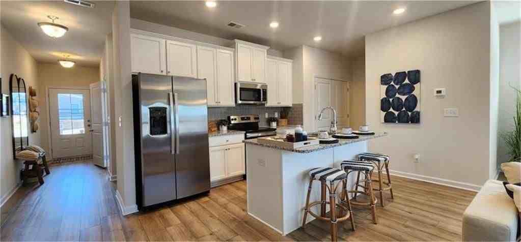 4521 Bishops Ln - Photo 6 of 15