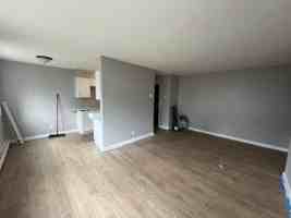 featured image of 121 Hoyt Ave W