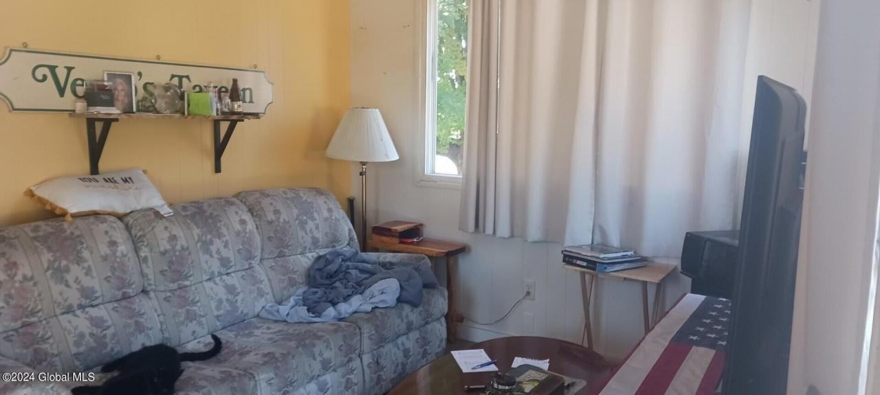 1223 Altamont Ave - Photo 2 of 13