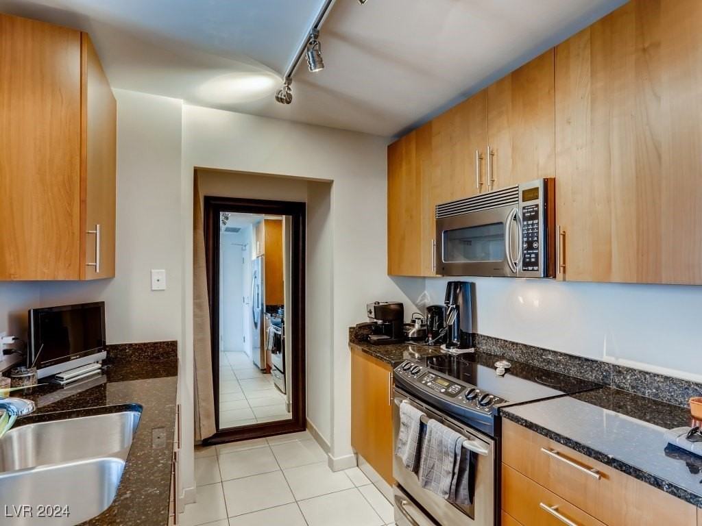 200 W Sahara Ave #2404 - Photo 7 of 29